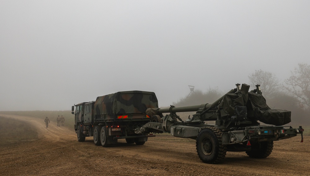 Italian Army artillery battery executes gun emplacement drills during Dynamic Front 25