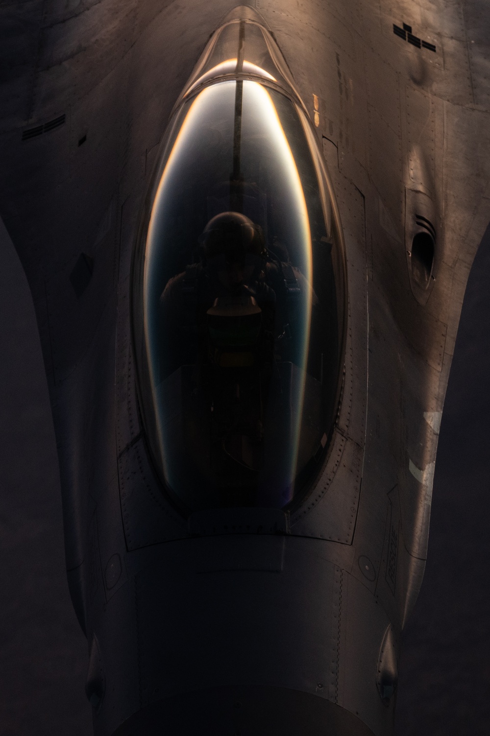 U.S. KC-135 refuels Fighting Falcons over CENTCOM