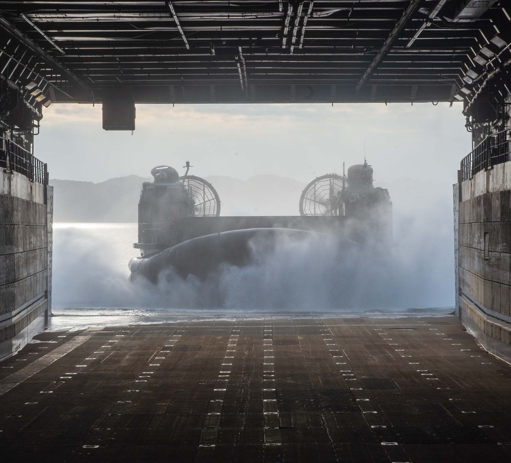 LCAC Operations onboard the USS Green Bay