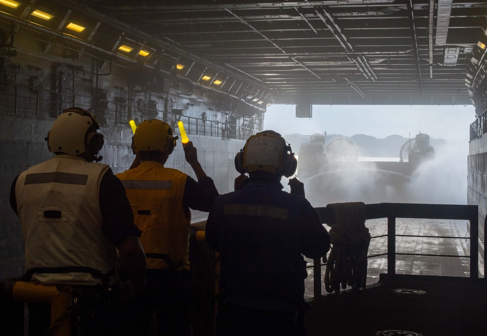 LCAC Operations onboard the USS Green Bay