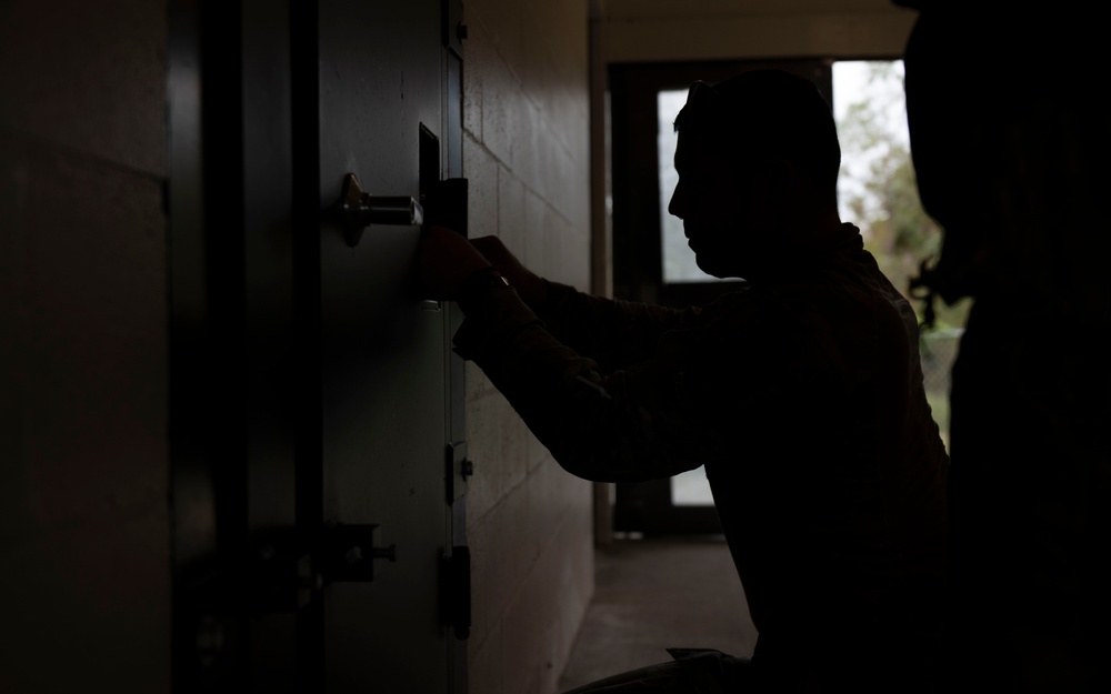 MacDill Security Forces Showcase Breaching Skills