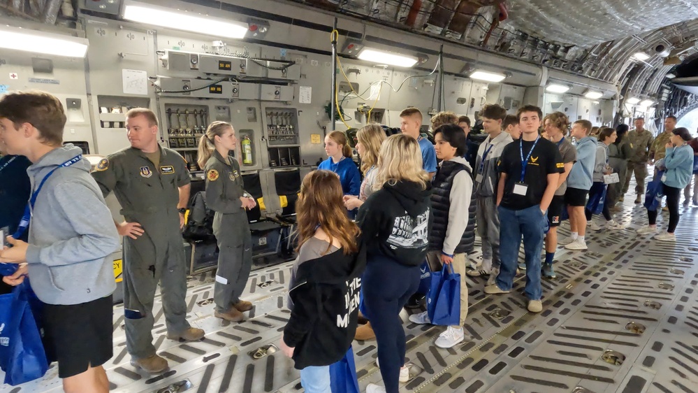 171 ARW Hosts All-Star Leadership Day for Area High School Students (14 of 16)