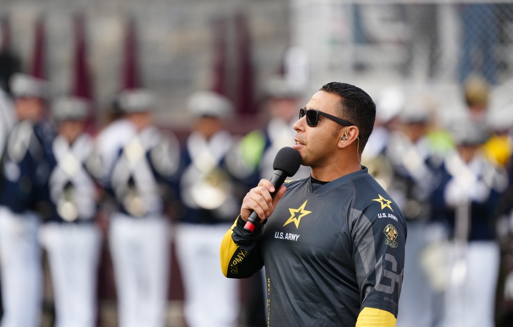 US Army Golden Knights jump into the Virginia Tech football game