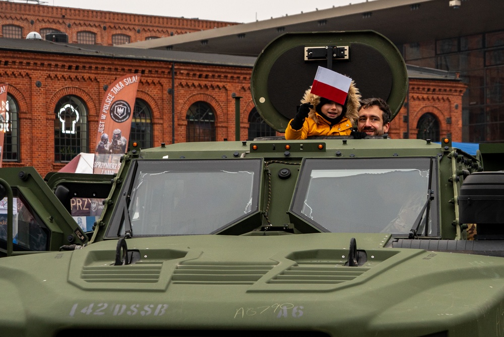 U.S. Army Soldiers Join Polish Citizens to Celebrate Polish Independence Day