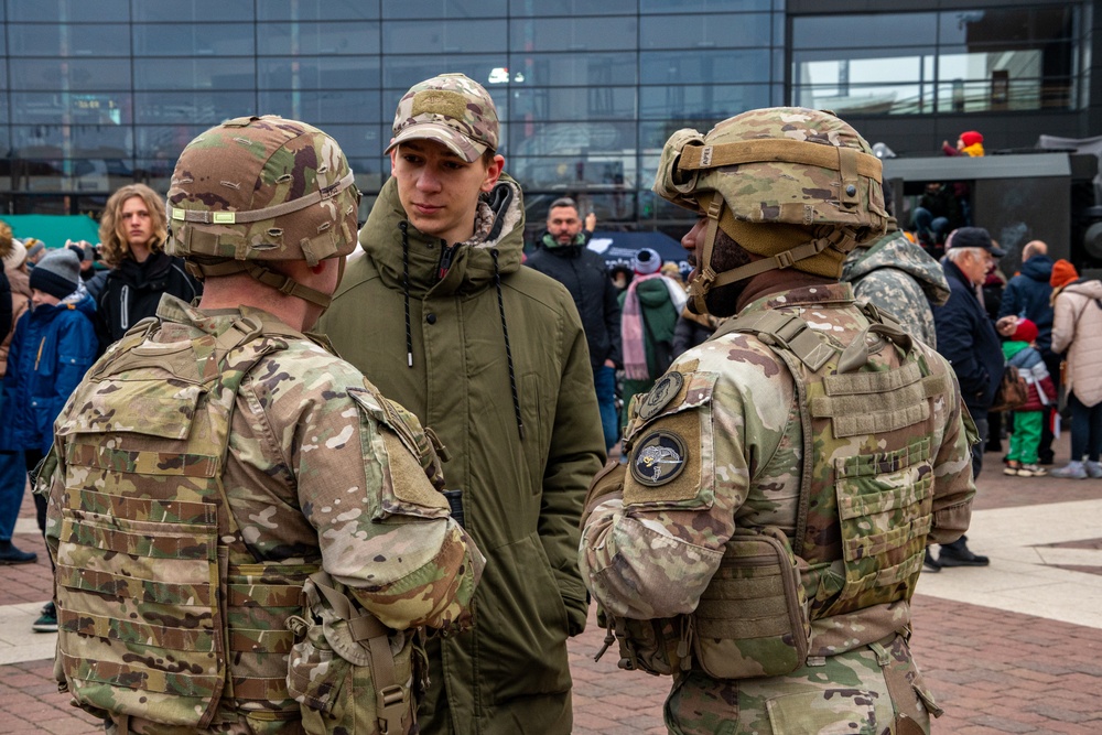 U.S. Army Soldiers Join Polish Citizens to Celebrate Polish Independence Day