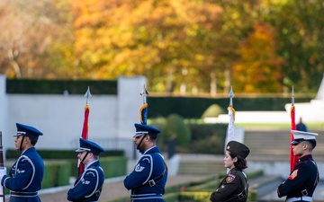 US, UK honor heroes at Veterans Day ceremony