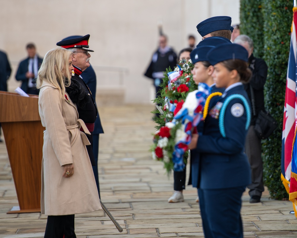 US, UK honor heroes at Veterans Day ceremony