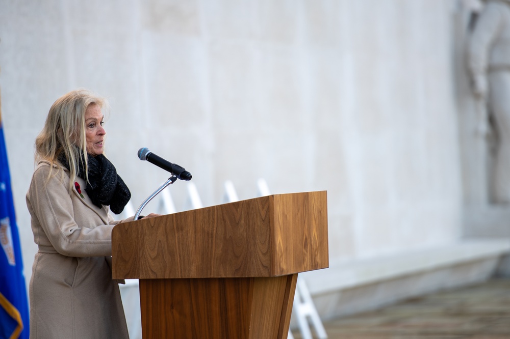 US, UK honor heroes at Veterans Day ceremony