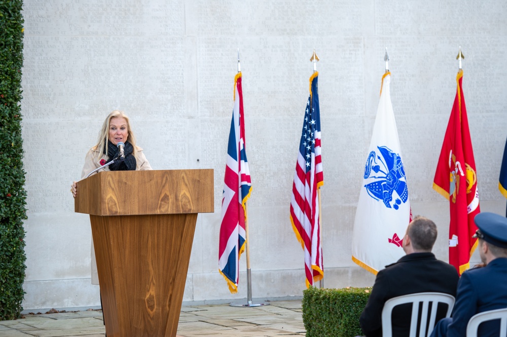 US, UK honor heroes at Veterans Day ceremony