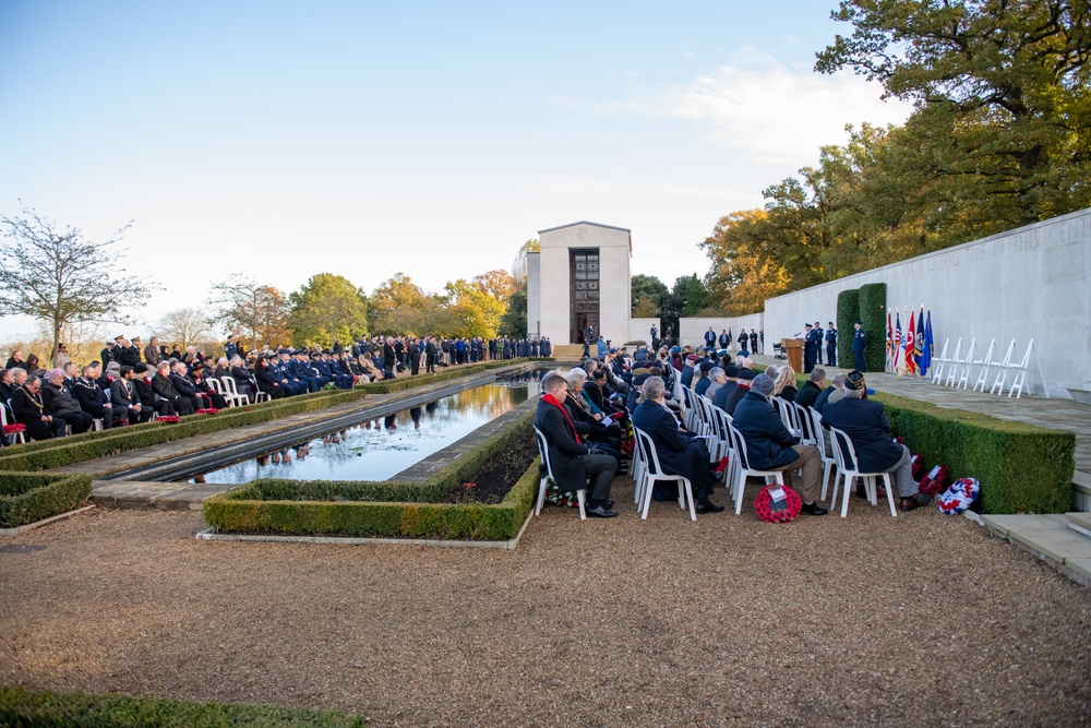 US, UK honor heroes at Veterans Day ceremony