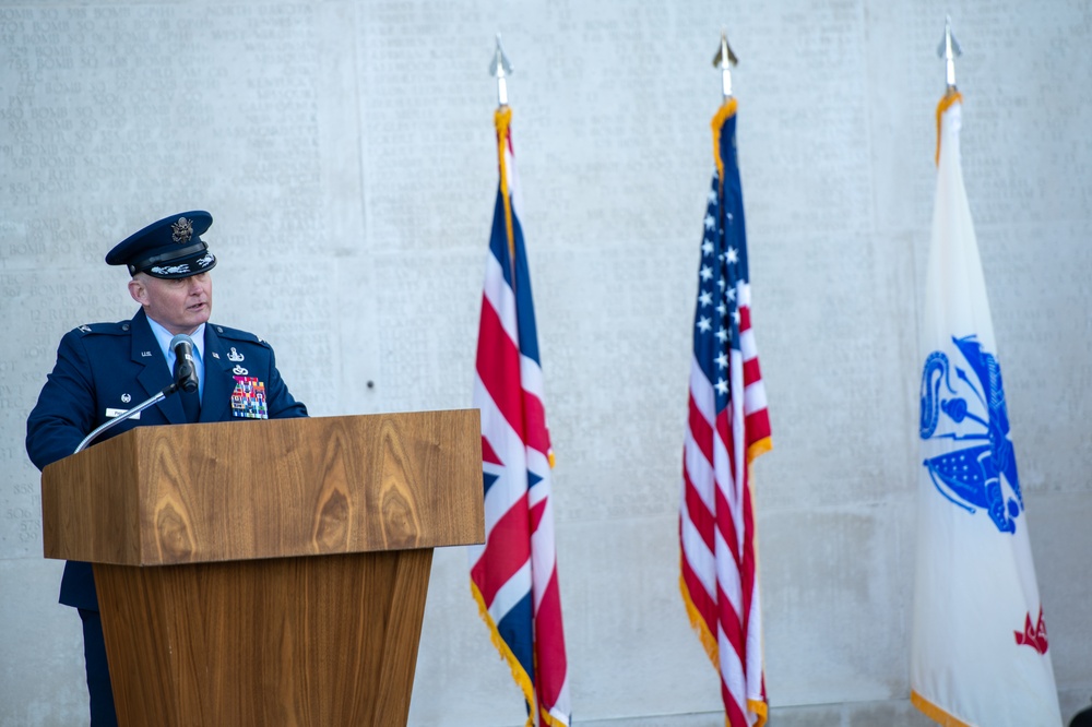 US, UK honor heroes at Veterans Day ceremony