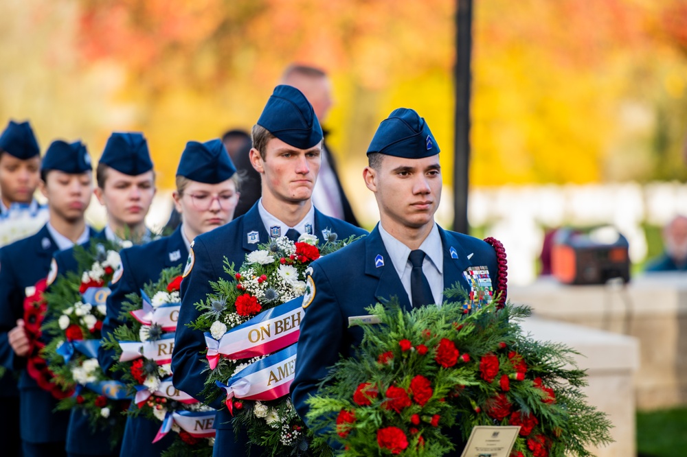 US, UK honor heroes at Veterans Day ceremony