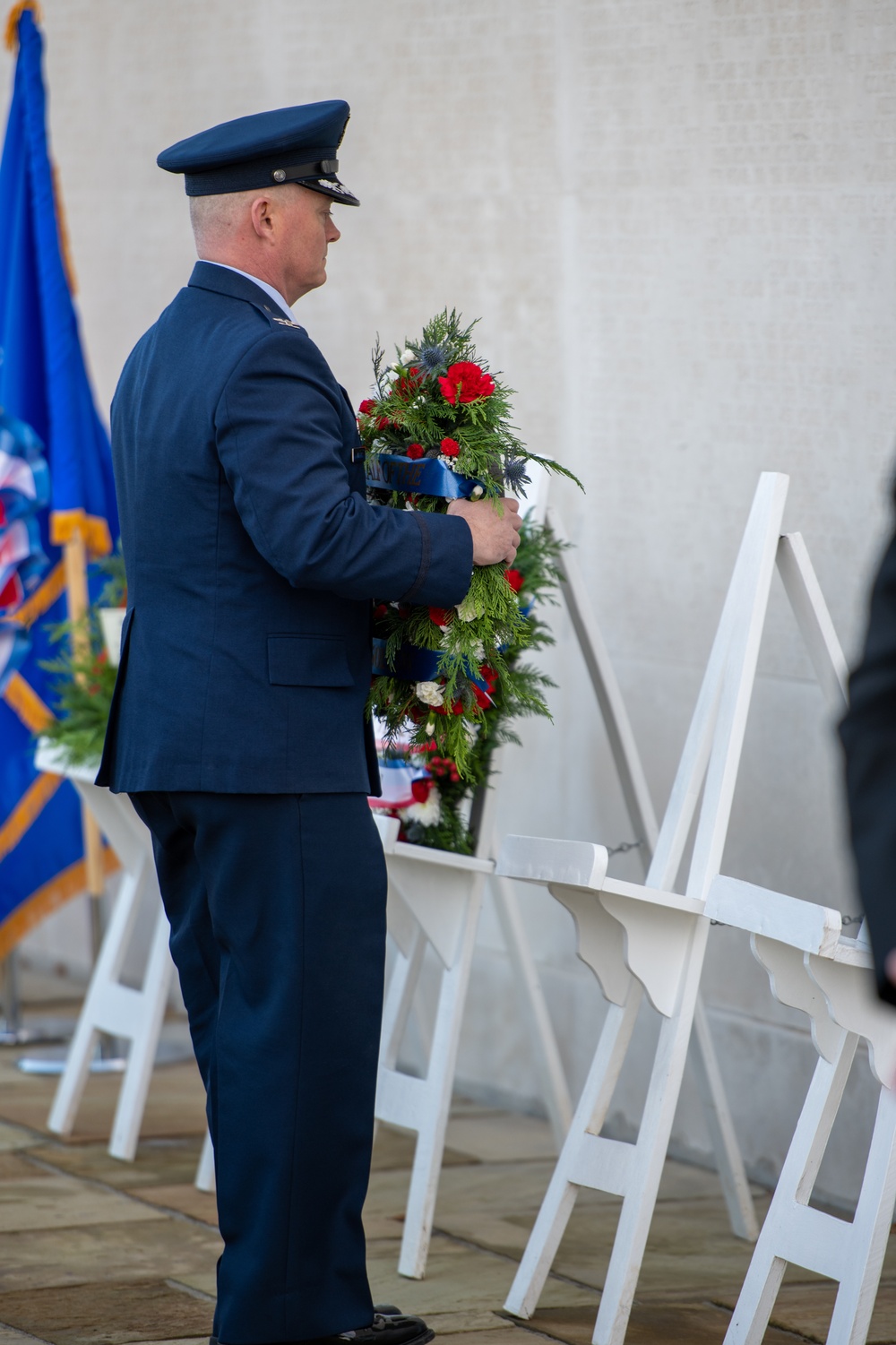 US, UK honor heroes at Veterans Day ceremony