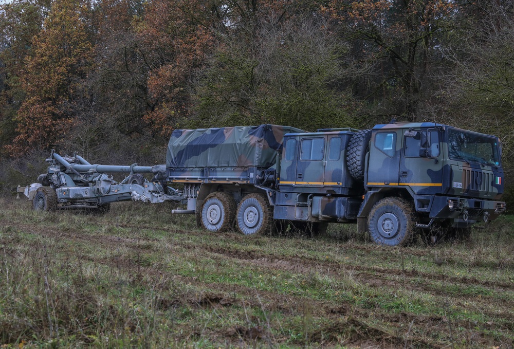 Italian Army artillery battery executes gun emplacement drills during Dynamic Front 25