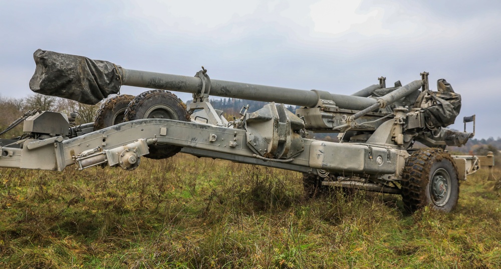 Italian Army artillery battery executes gun emplacement drills during Dynamic Front 25