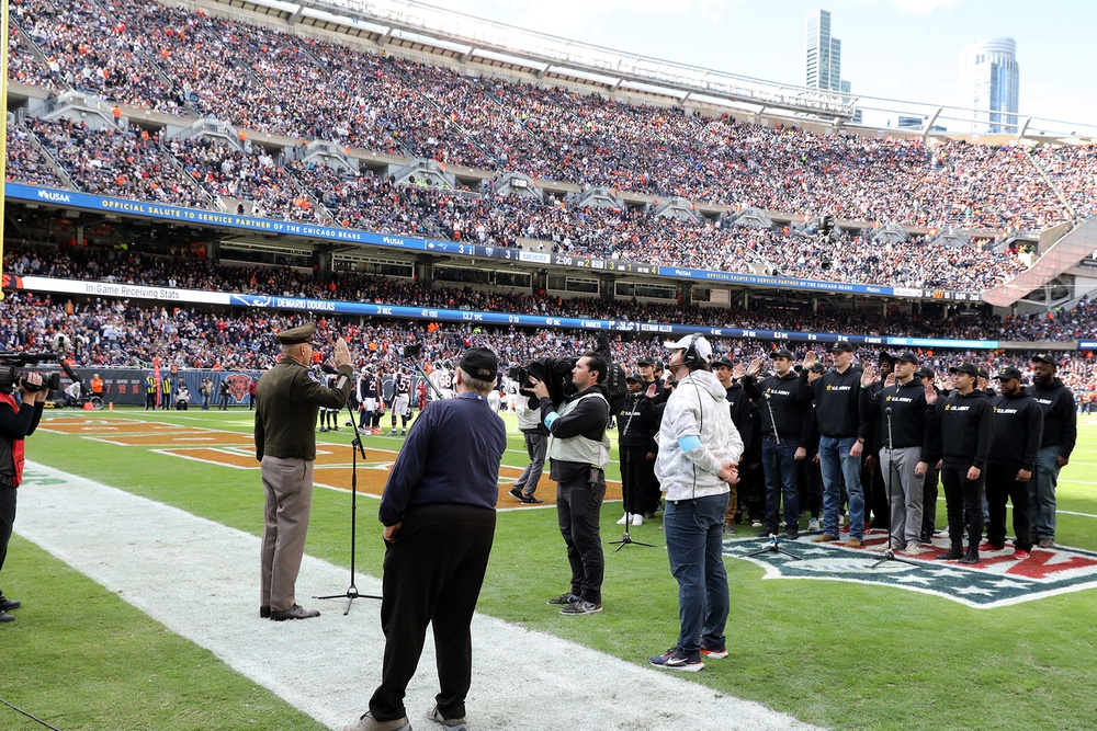 Veterans receive honor at Soldier Field during Chicago Bears ‘Salute to Service’ game