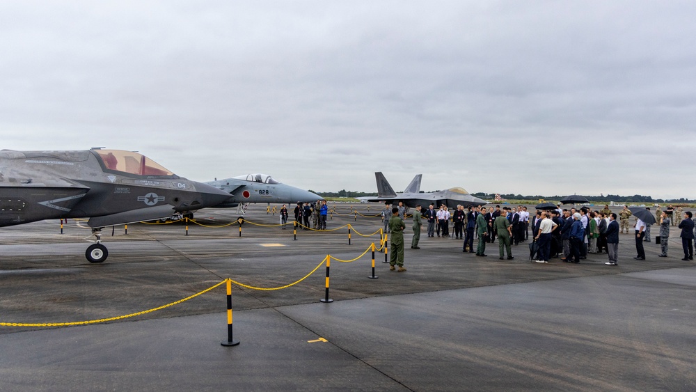 KS 25 | U.S. Marine F-35B pilot leads tour for key leaders of Japan