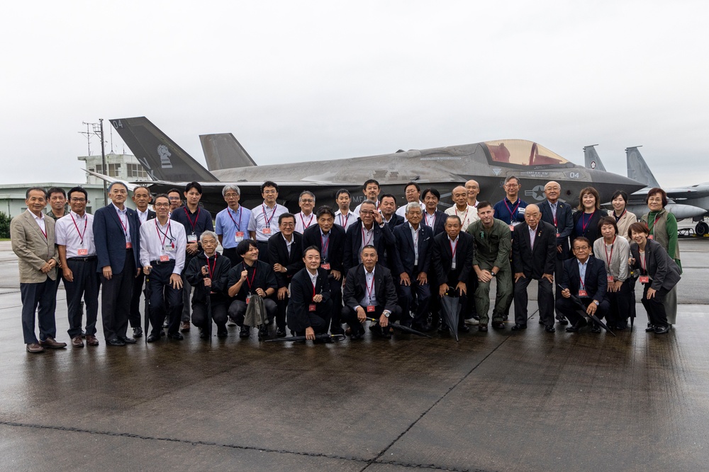 KS 25 | U.S. Marine F-35B pilot leads tour for key leaders of Japan