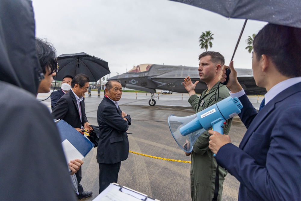 KS 25 | U.S. Marine F-35B pilot leads tour for key leaders of Japan