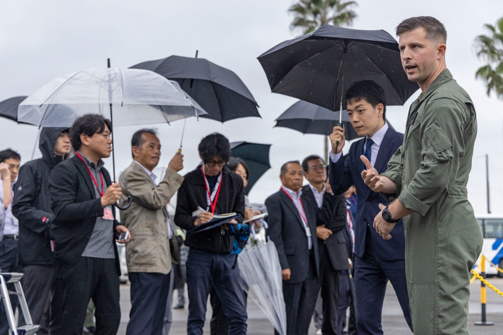 KS 25 | U.S. Marine F-35B pilot leads tour for key leaders of Japan