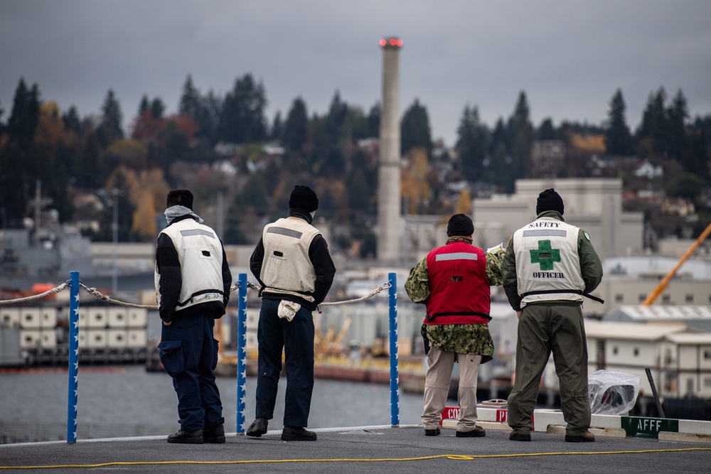 USS Ronald Reagan (CVN 76) arrives at Naval Base Kitsap Bremerton