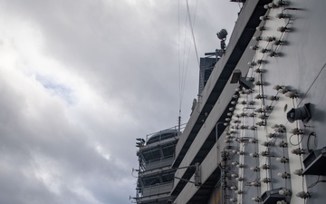 USS Ronald Reagan (CVN 76) arrives at Naval Base Kitsap Bremerton