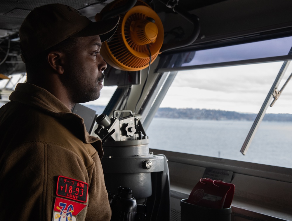 USS Ronald Reagan (CVN 76) arrives at Naval Base Kitsap Bremerton