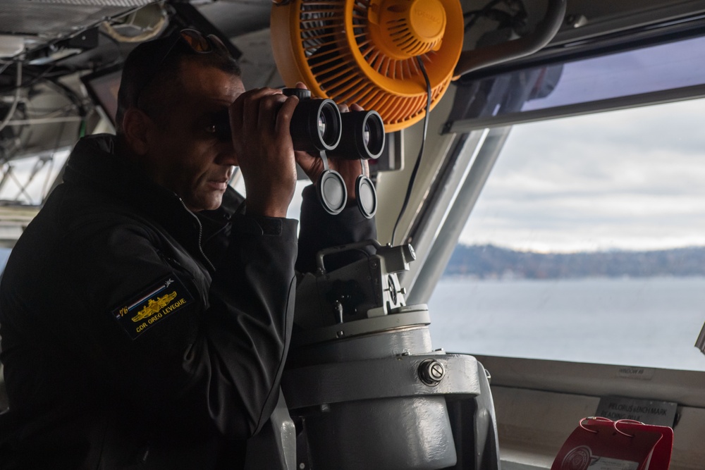 USS Ronald Reagan (CVN 76) arrives at Naval Base Kitsap Bremerton