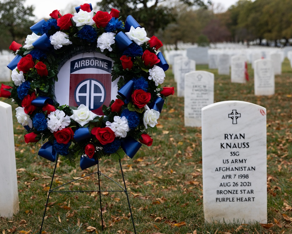 82nd Airborne Division honored in Arlington National by veterans association