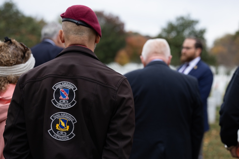 82nd Airborne Division honored in Arlington National by veterans association