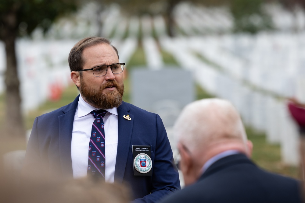 82nd Airborne Division honored in Arlington National by veterans association