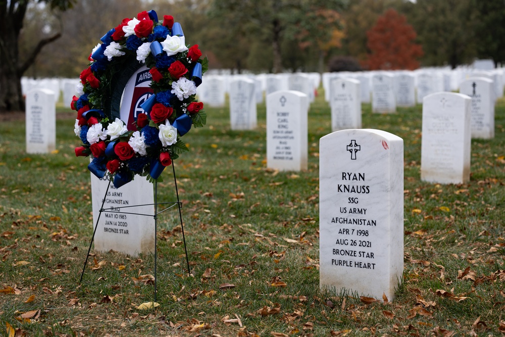 82nd Airborne Division honored in Arlington National by veterans association