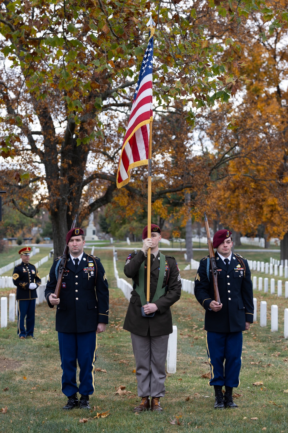 82nd Airborne Division honored in Arlington National by veterans association