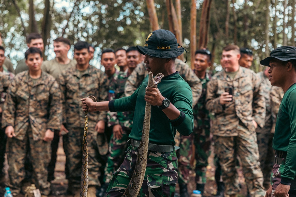 Keris MAREX 24: Jungle Survival Training