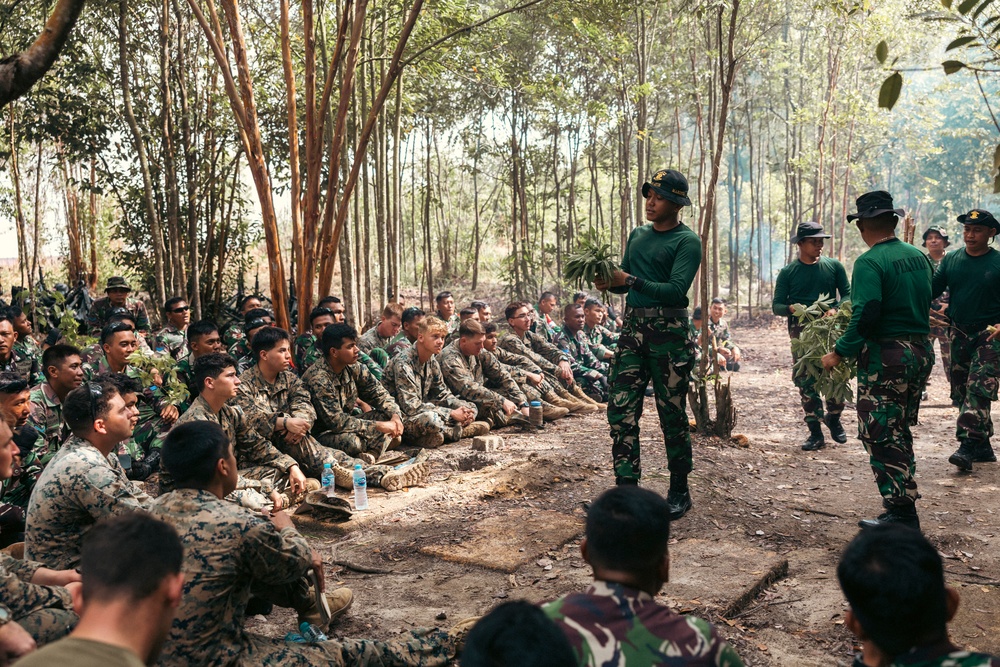 Keris MAREX 24: Jungle Survival Training