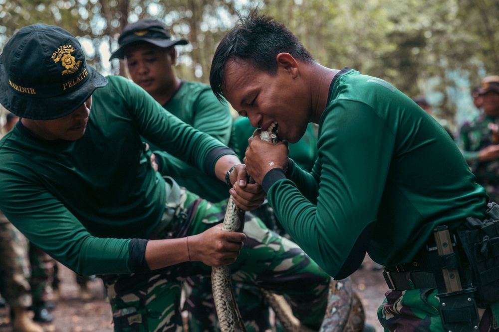 Keris MAREX 24: Jungle Survival Training