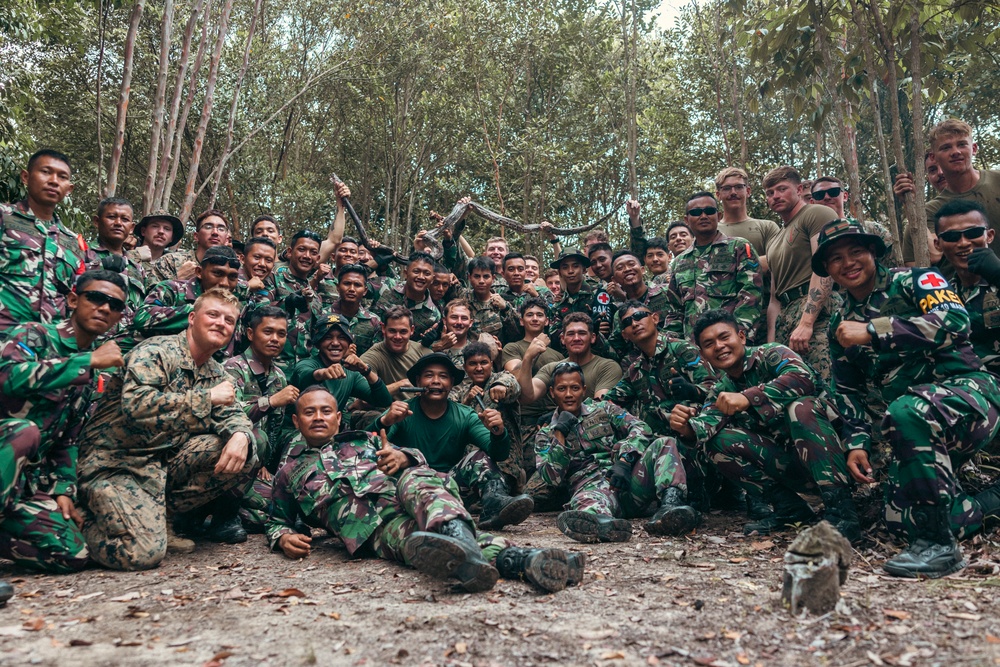 Keris MAREX 24: Jungle Survival Training