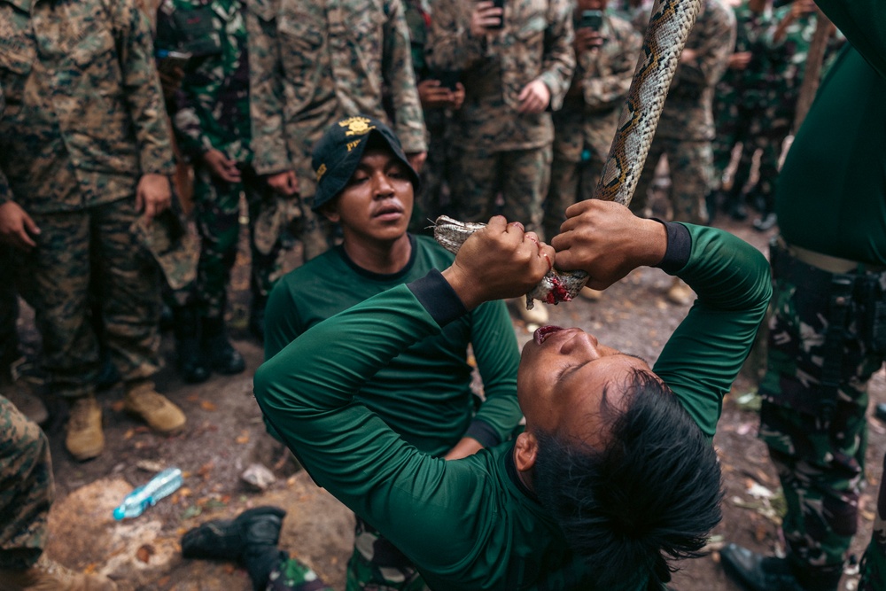 Keris MAREX 24: Jungle Survival Training