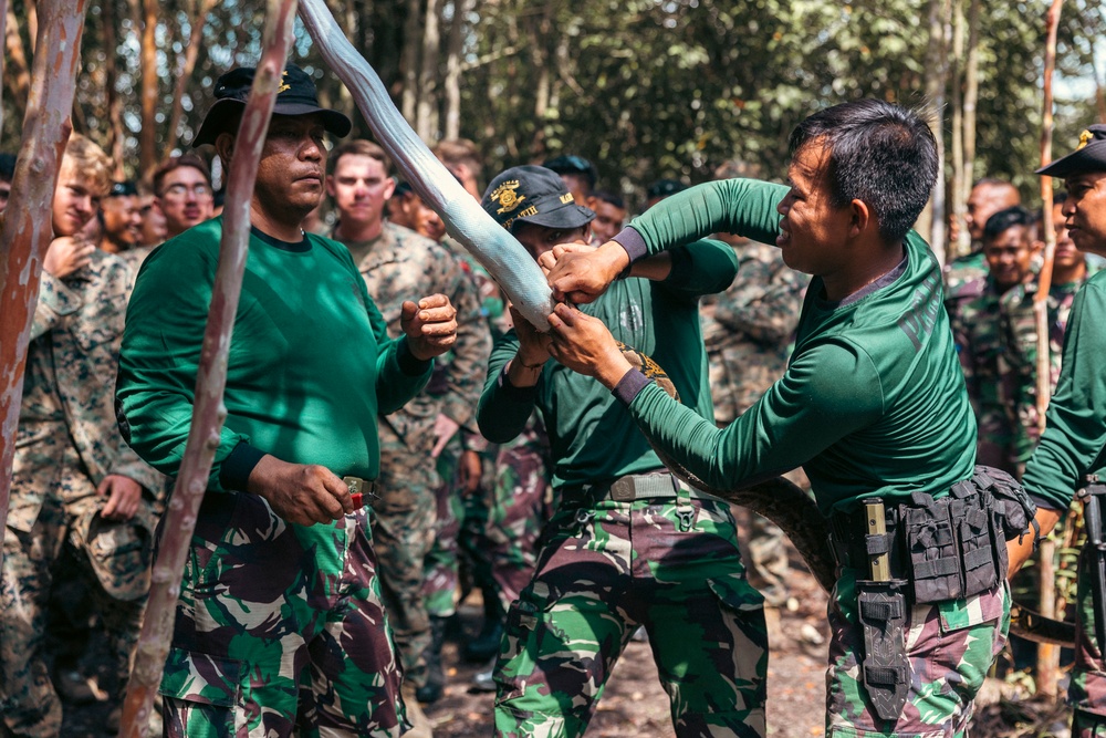 Keris MAREX 24: Jungle Survival Training