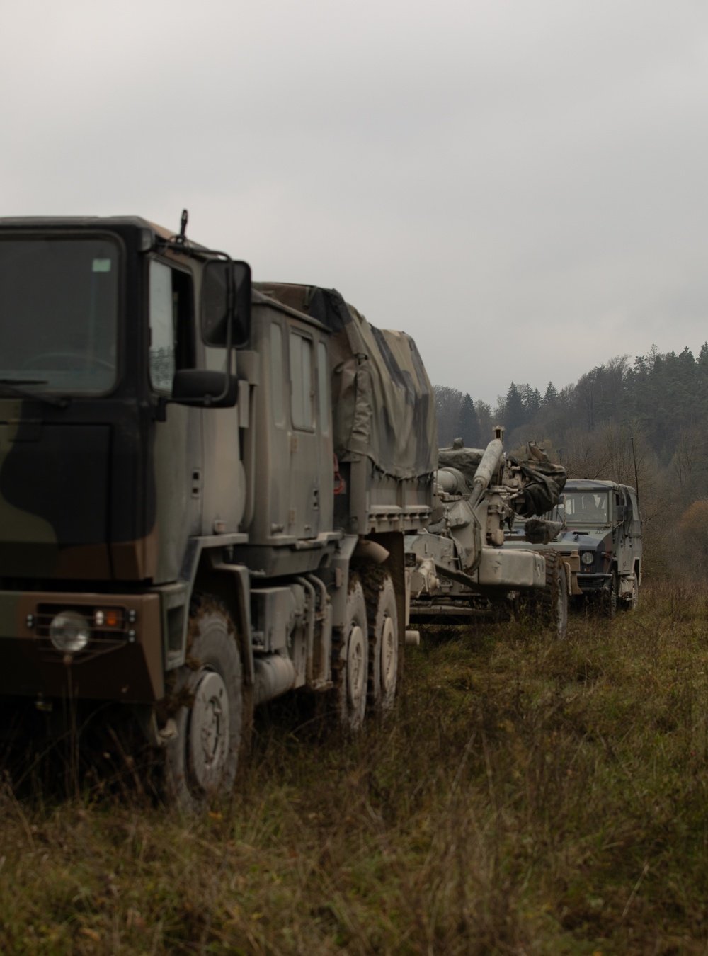 Italian Army artillery battery executes gun emplacement drills during Dynamic Front 25