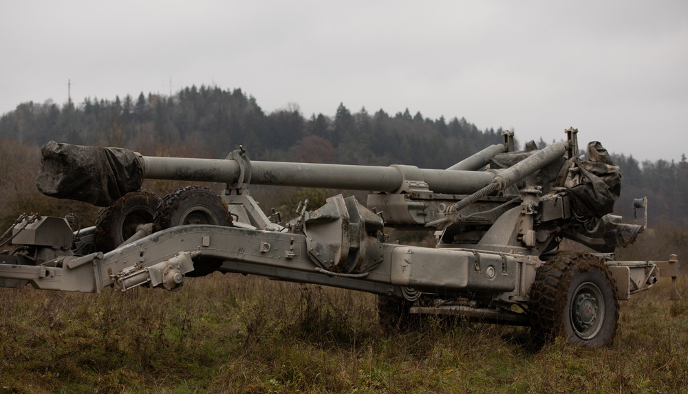 Italian Army artillery battery executes gun emplacement drills during Dynamic Front 25