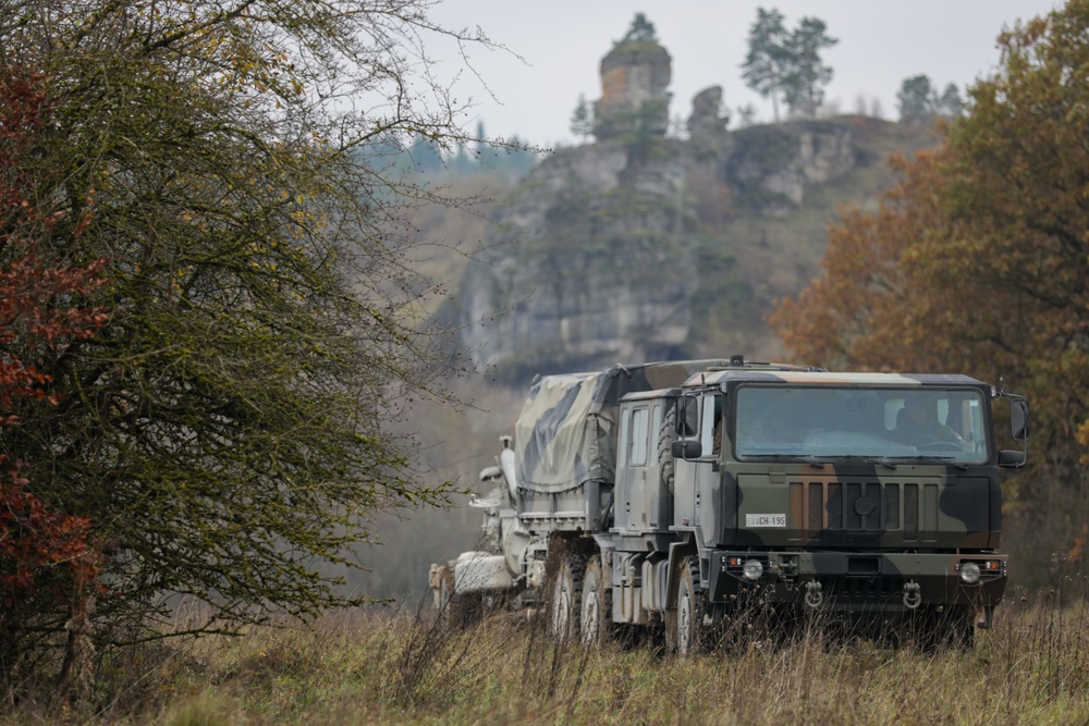 Italian Army artillery battery executes gun emplacement drills during Dynamic Front 25