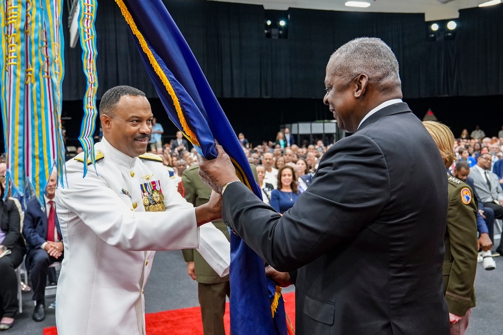 Adm. Holsey Takes Command of U.S. Southern Command