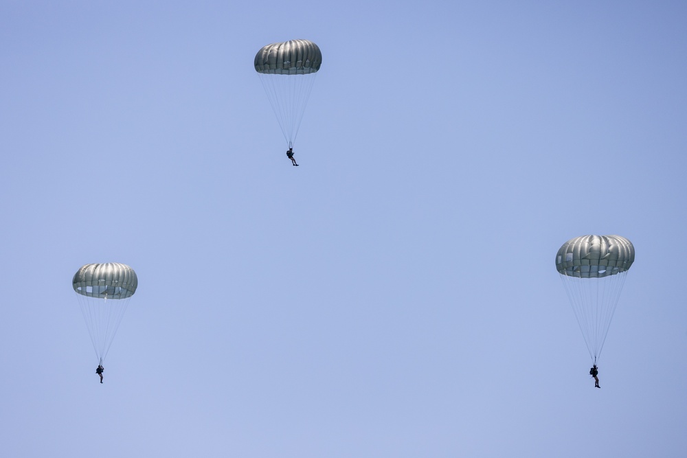 U.S. Army Special Forces Storm Miami Beach