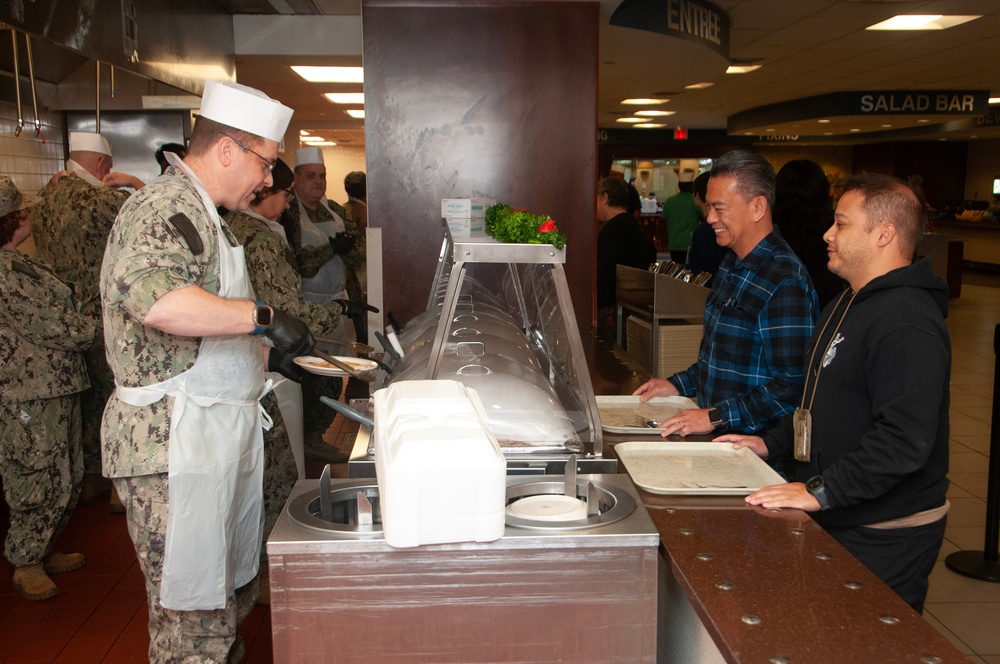 Naval Medical Center Portsmouth (NMCP) Galley Celebrates Turkey Day