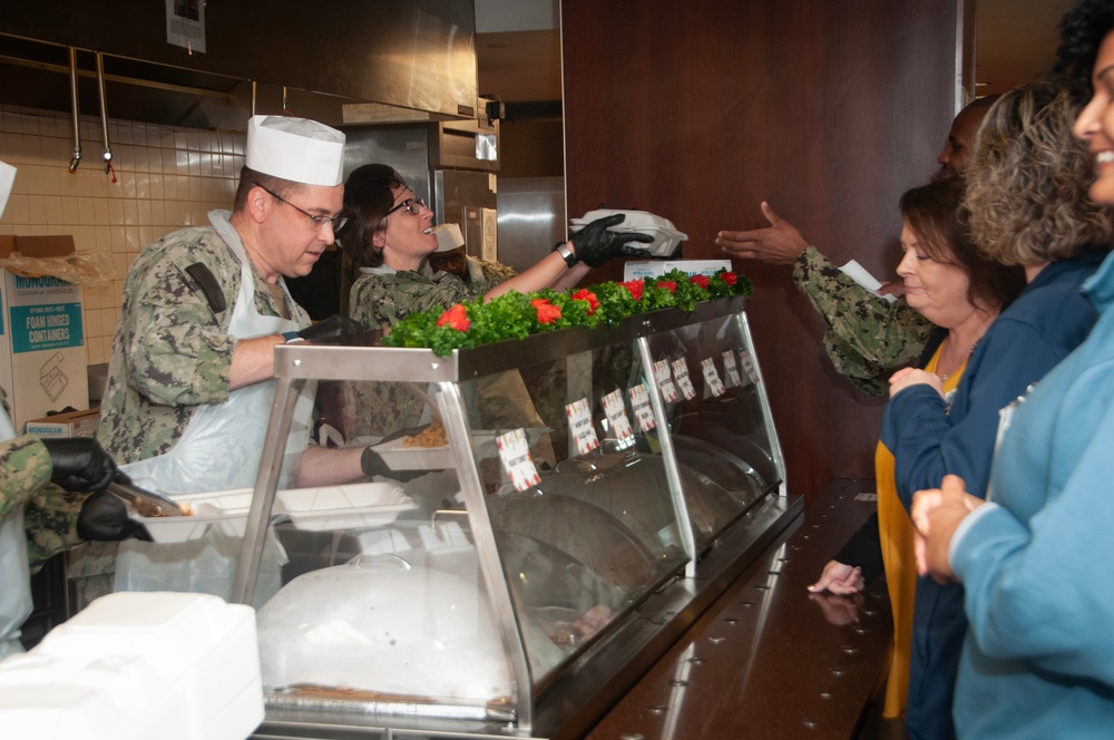 Naval Medical Center Portsmouth (NMCP) Galley Celebrates Turkey Day