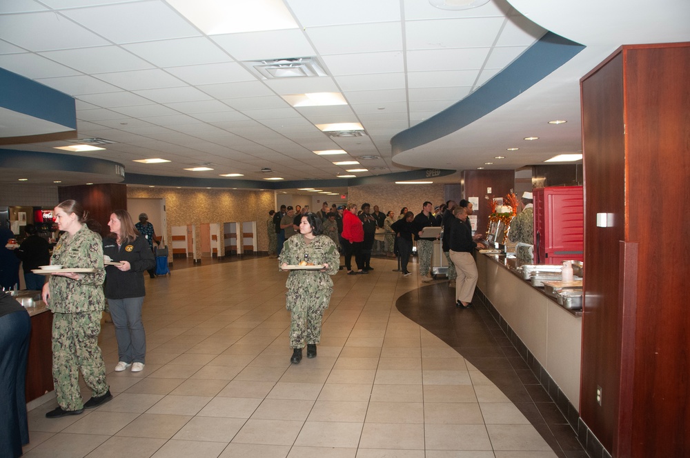 Naval Medical Center Portsmouth (NMCP) Galley Celebrates Turkey Day