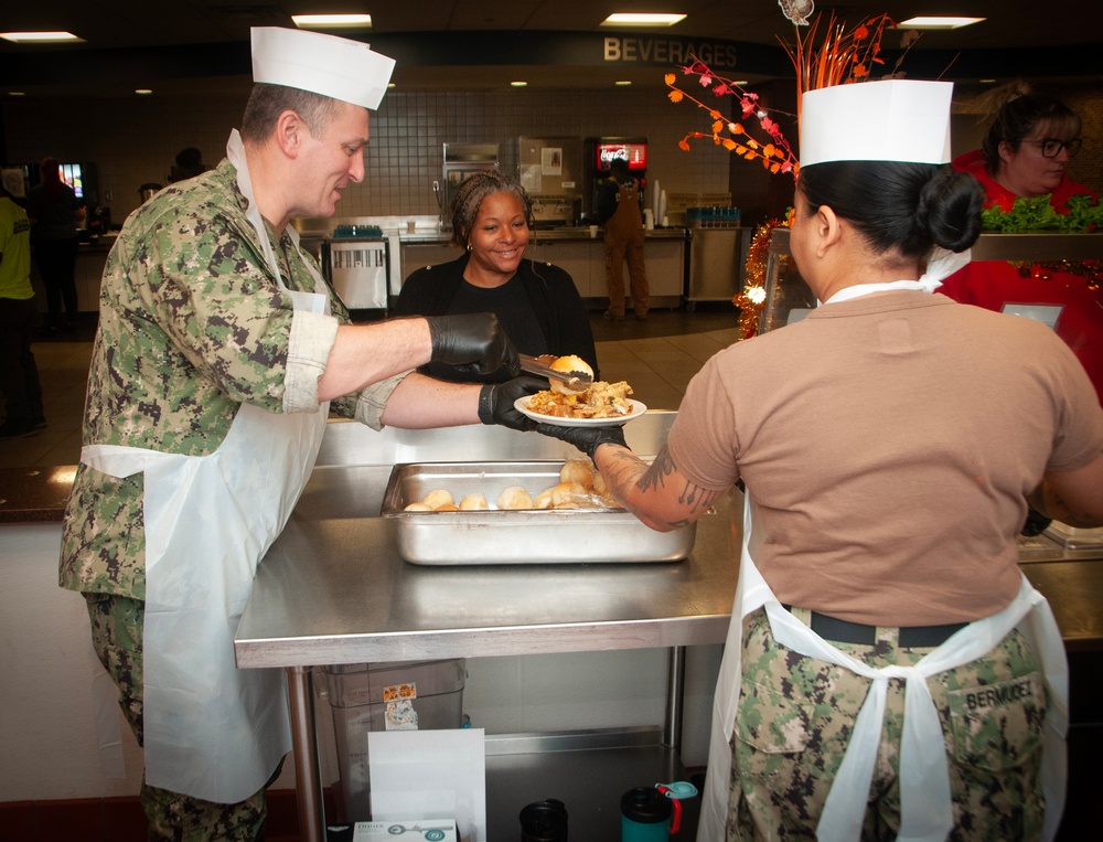 Naval Medical Center Portsmouth (NMCP) Galley Celebrates Turkey Day