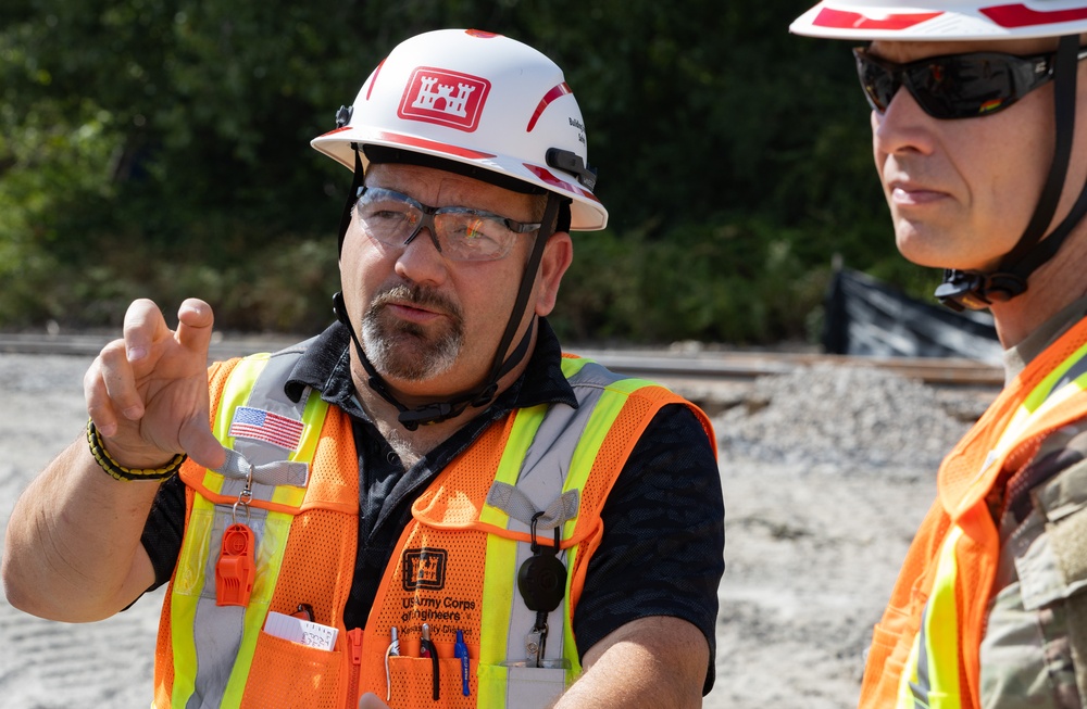 Kansas City District Commanding Officer visits KC Levees megaproject