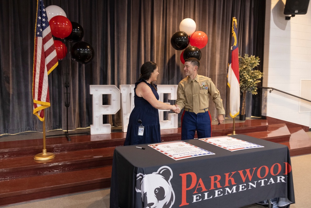 Parkwood Elementary School Celebrates Veterans Day